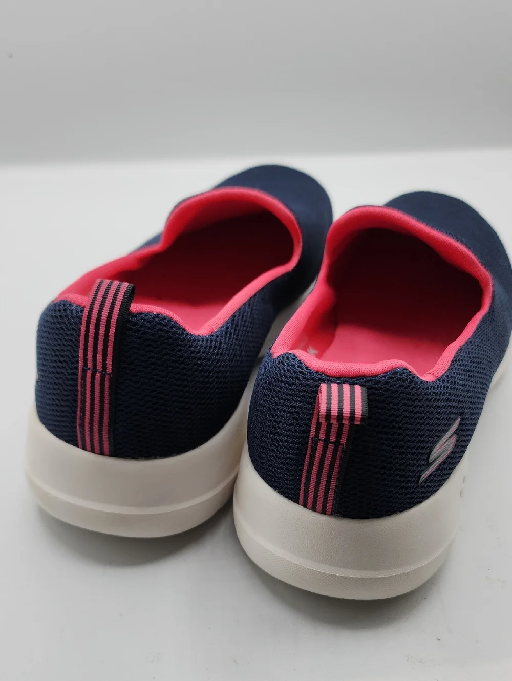 Skechers Womens Goga Mat Navy Slip-On Sneakers Size 7.5